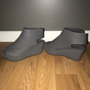 Pierre Duma chunky gray wedges